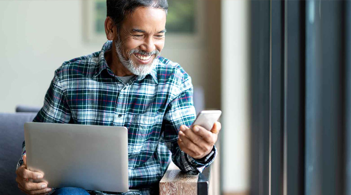 A man is happy to discover an interest-free loan in Singapore